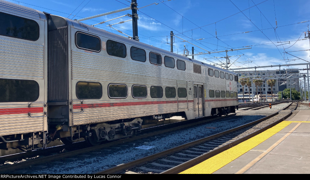 Caltrain 4015